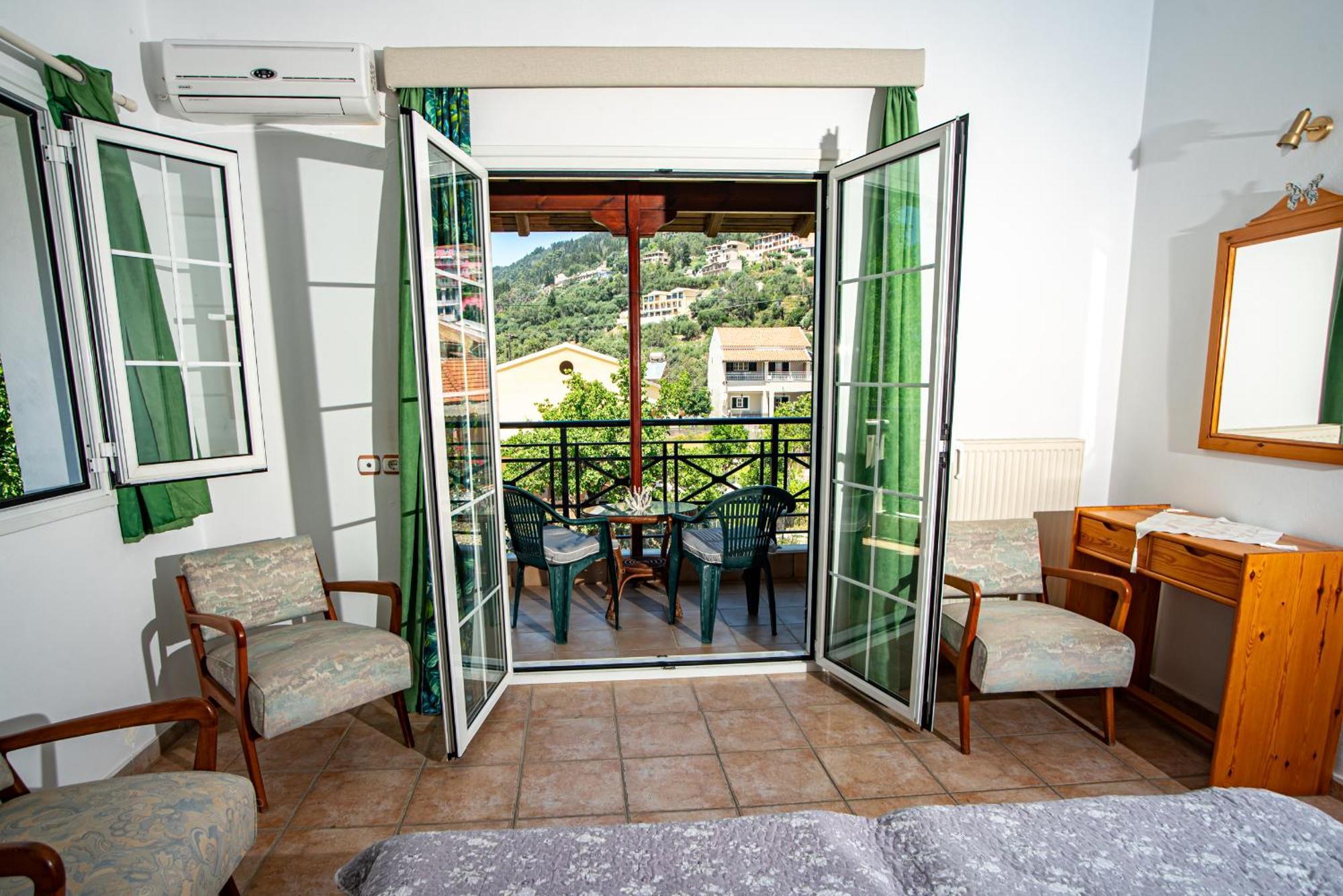 Tholeto Apartments Agios Gordios  Ngoại thất bức ảnh