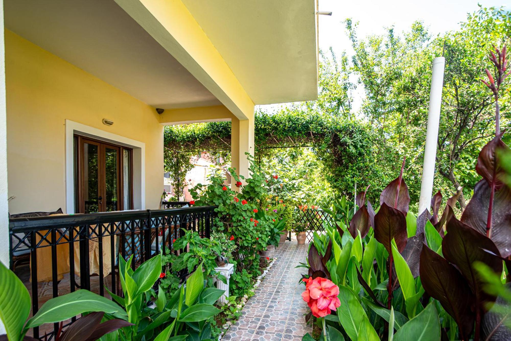 Tholeto Apartments Agios Gordios  Ngoại thất bức ảnh