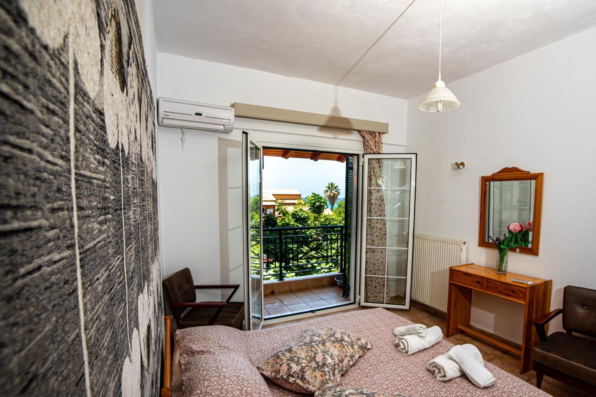 Tholeto Apartments Agios Gordios  Ngoại thất bức ảnh