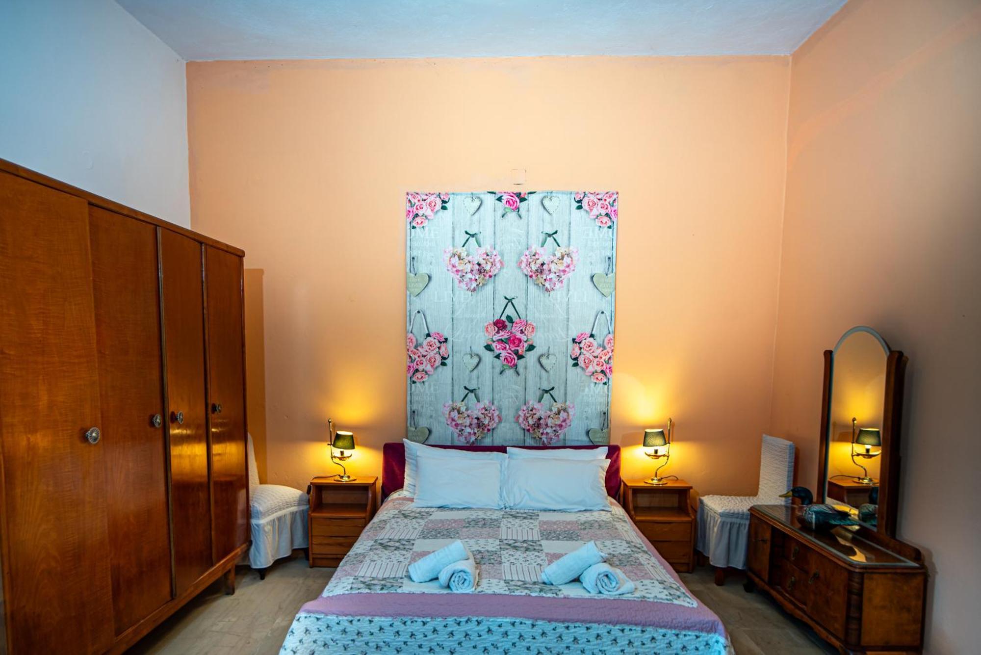 Tholeto Apartments Agios Gordios  Ngoại thất bức ảnh